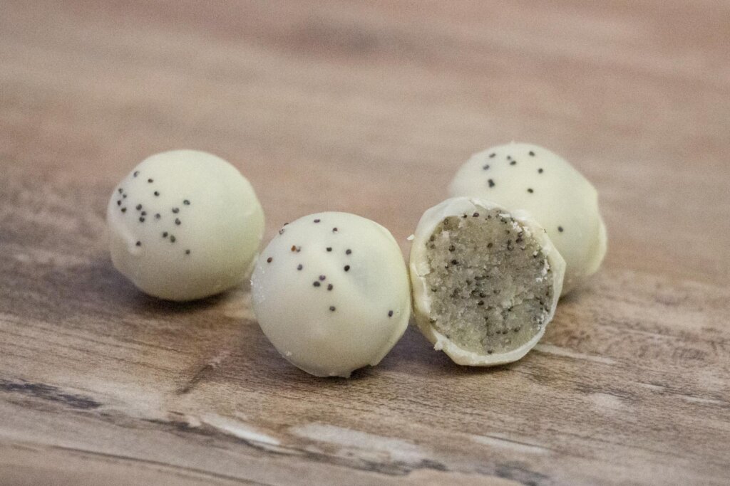 Marzipan-Mohn-Pralinen Rezept - Farming Girls Marzipan-Mohn-Pralinen Rezept - Farming Girls